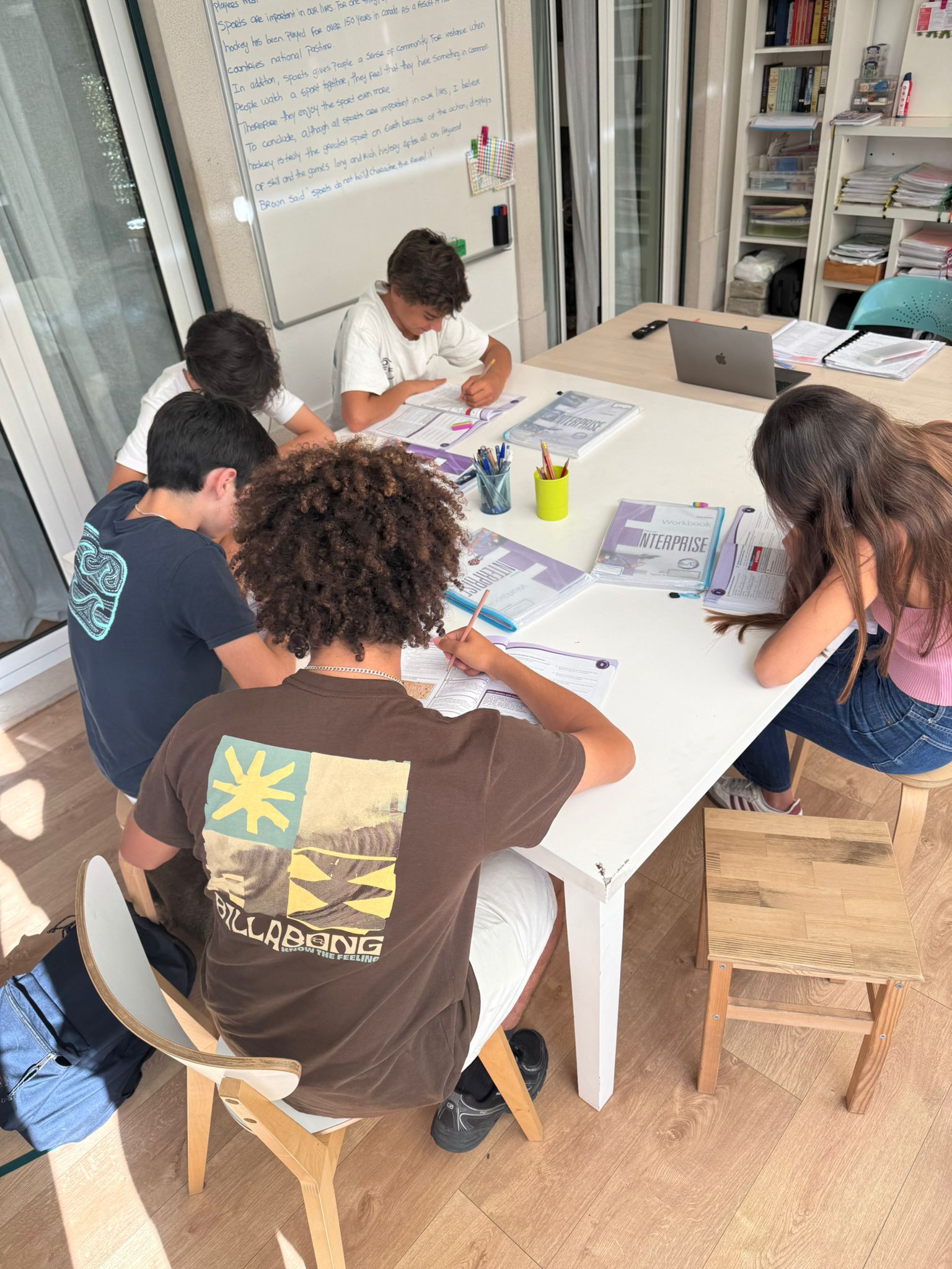 Trabalho focado em pequenos grupos para adolescentes
